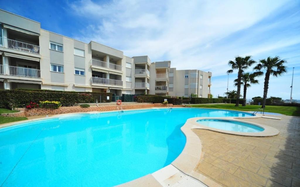 Apartamento con piscina en una preciosa playa - 2
