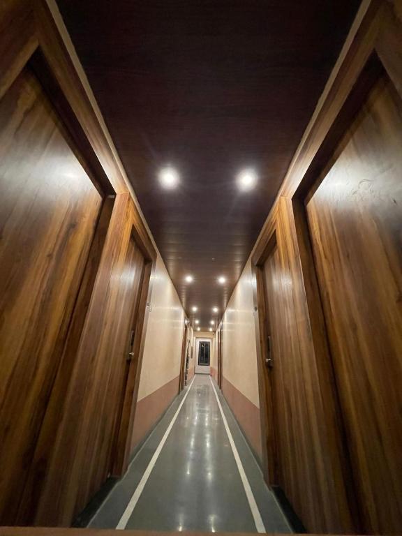 Hotel Vardhan photo