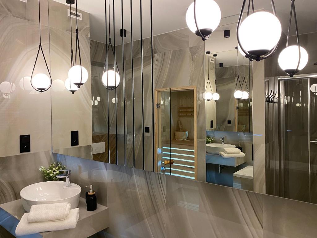 Family & Business Sauna Apartments No 7 Lesny nad Zalewem Cedzyna Unikat - 3 Bedroom with Private Sa 전경