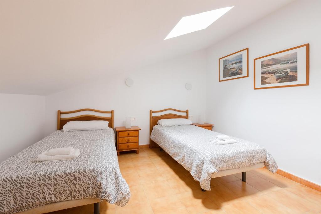 DARUMA APARTMENTS 2-Bedroom Duplex with Sea Views - 5