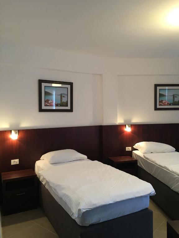 Hotel Vienna - 5