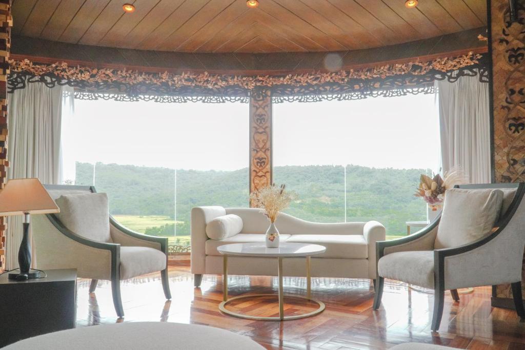 Surrounding environment, Rancho Bernardo Luxury Villas and Resort in Bataan