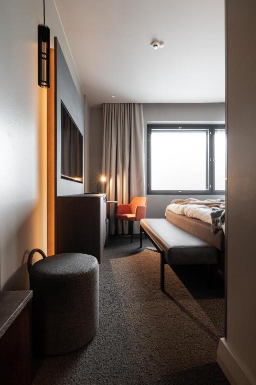 Mystique Deluxe Queen