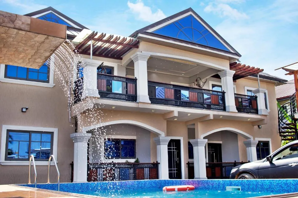 Yussals Apartments, hotel in Kokrobite
