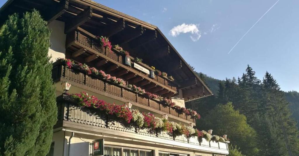Gasthof Pension Kohlplatzl — Hotel in Hopfgarten In Defereggen