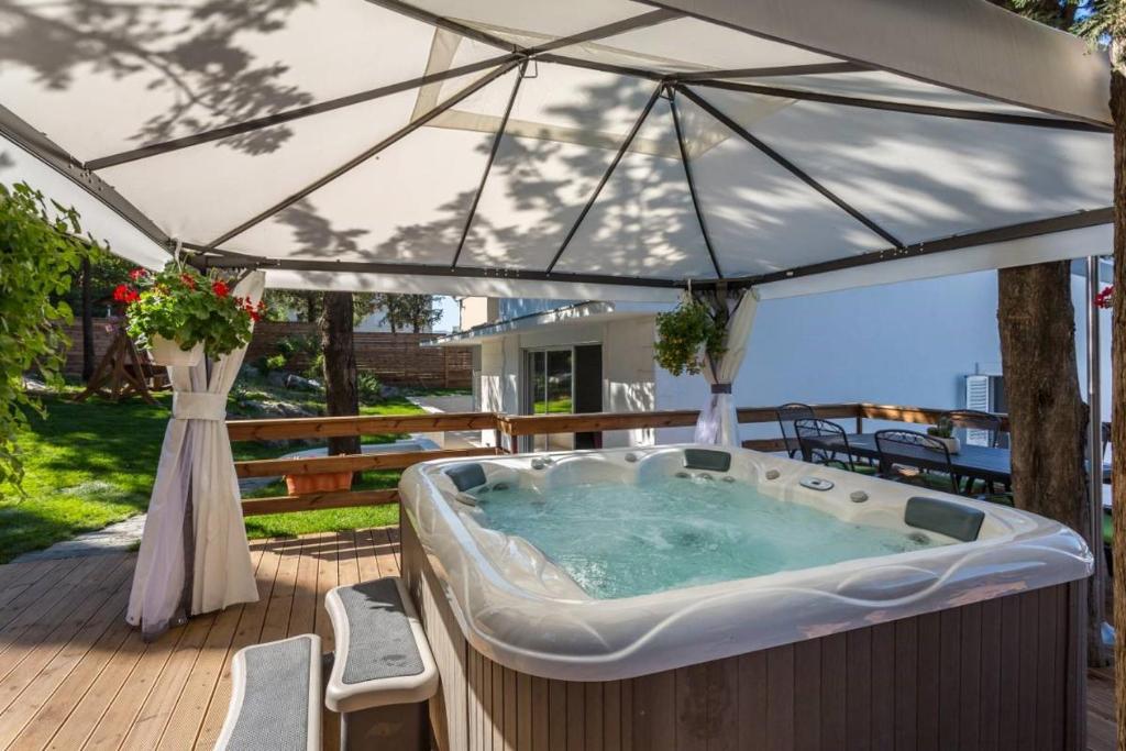 Villa Bila Vila Split - Where Life Meets Luxury &amp; Nature — Hotel in Split