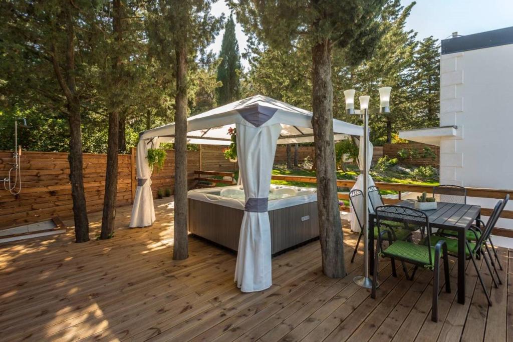 Villa Bila Vila Split - Where Life Meets Luxury & Nature photo