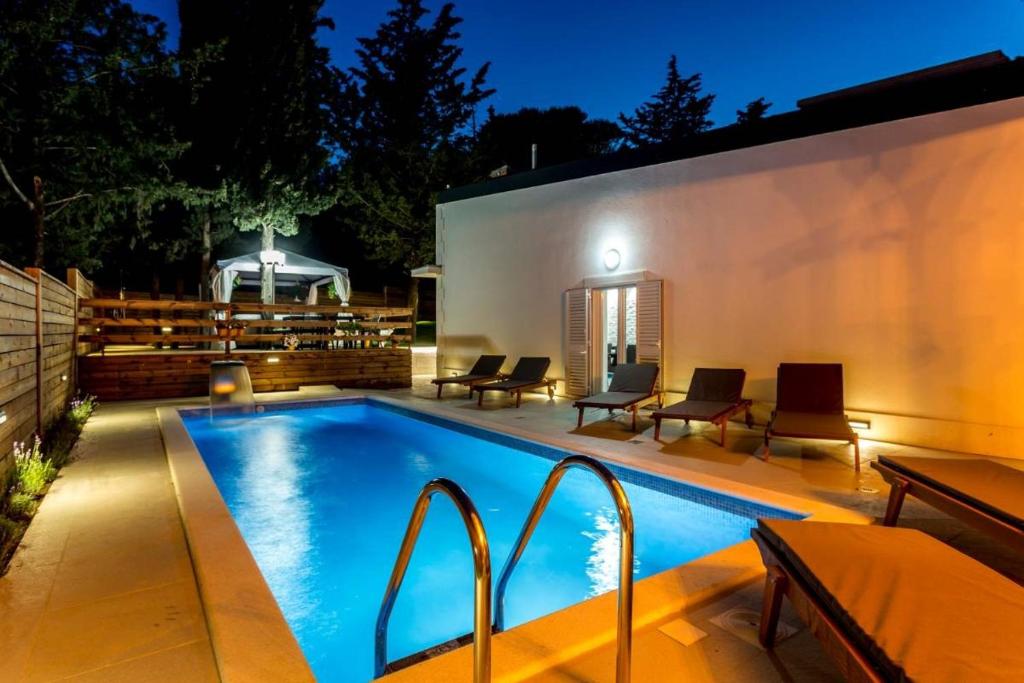 Villa Bila Vila Split - Where Life Meets Luxury & Nature photo
