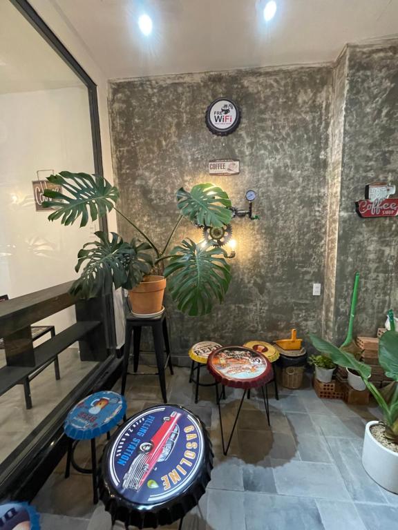 Shared lounge/TV area, Lucas Inn in Dalat