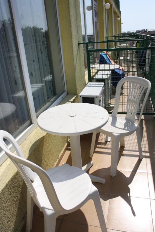Sunny Varshava Hotel- безплатен паркинг на 5 минути от хотела и трансфер до паркинга photo