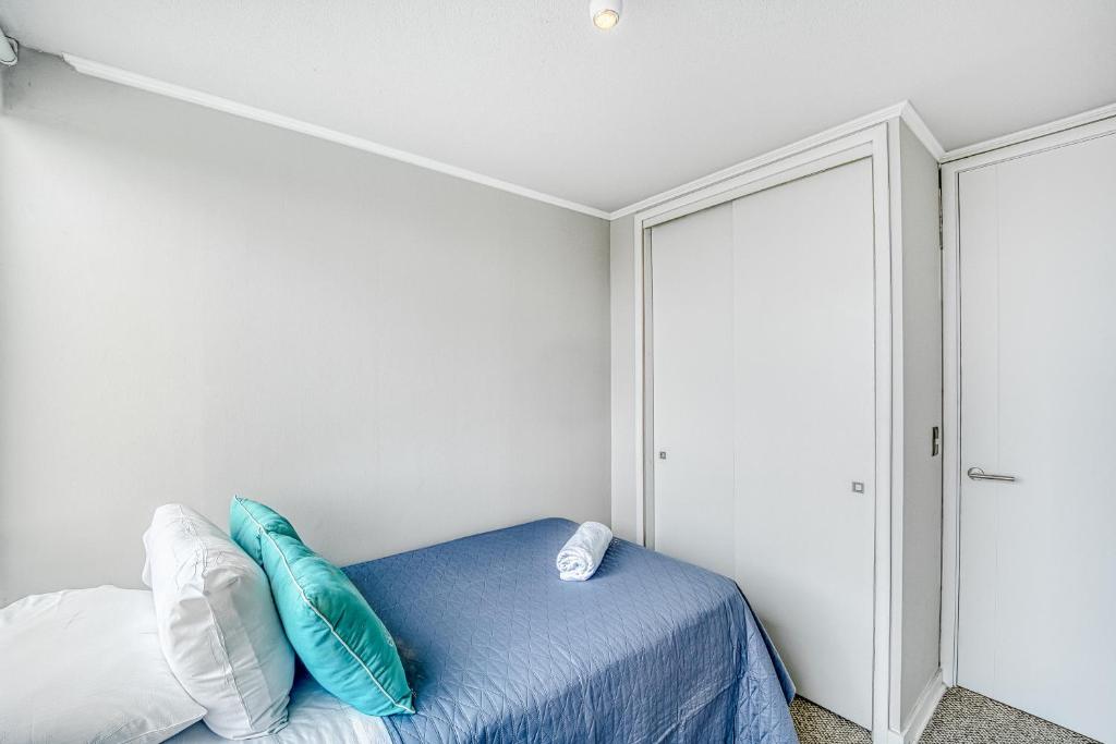 Blue Oasis 2BR W/ Pool, Smart TV, Parking & Gym - 4