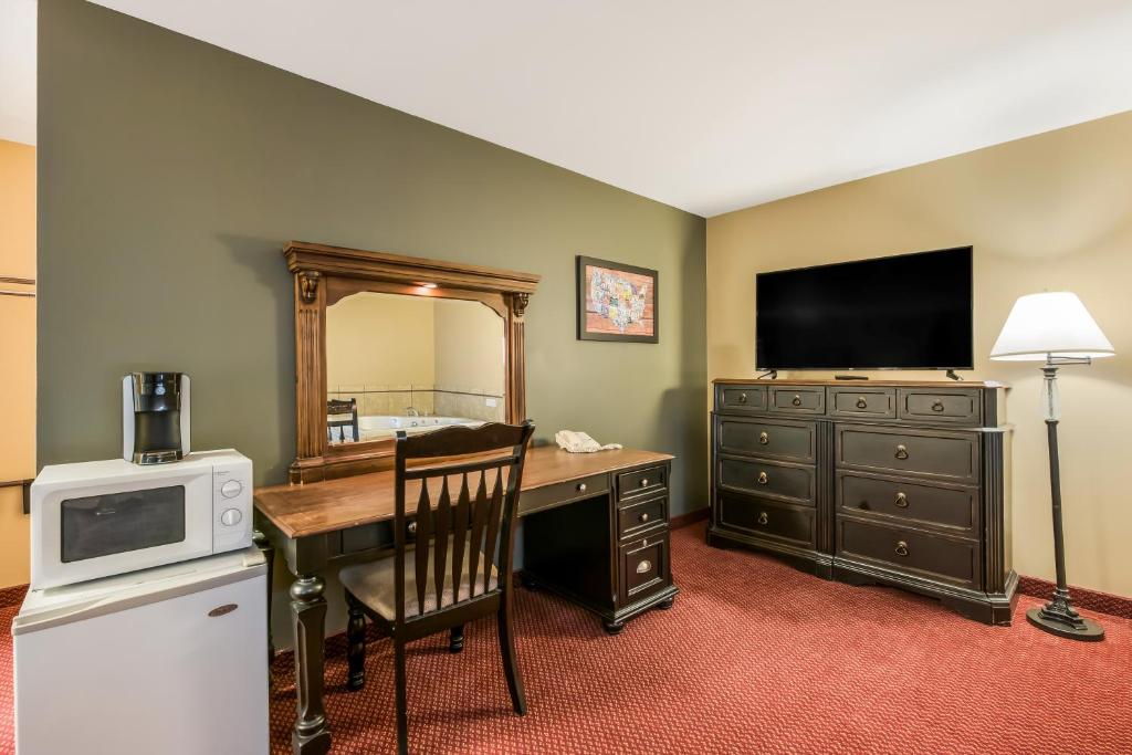 EconoLodge by Choice Hotels - Rice Lake photo