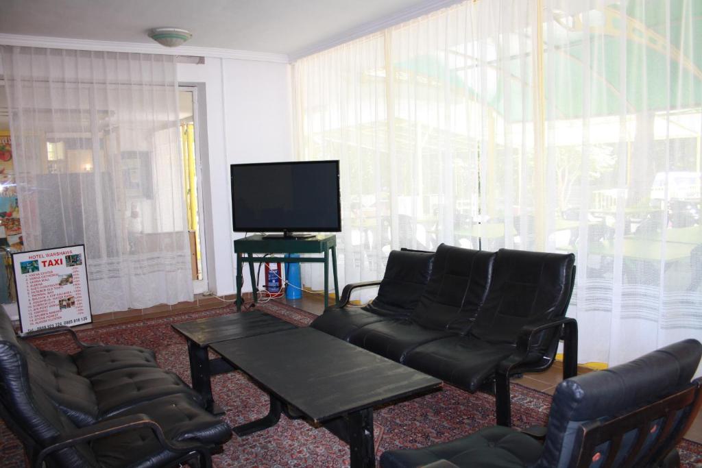 Hotel Varshava- безплатен паркинг на 5 минути от хотела и трансфер до паркинга photo