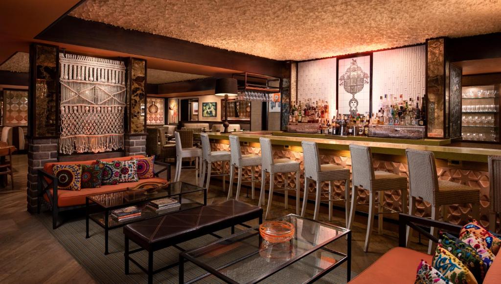 Bar/lounge