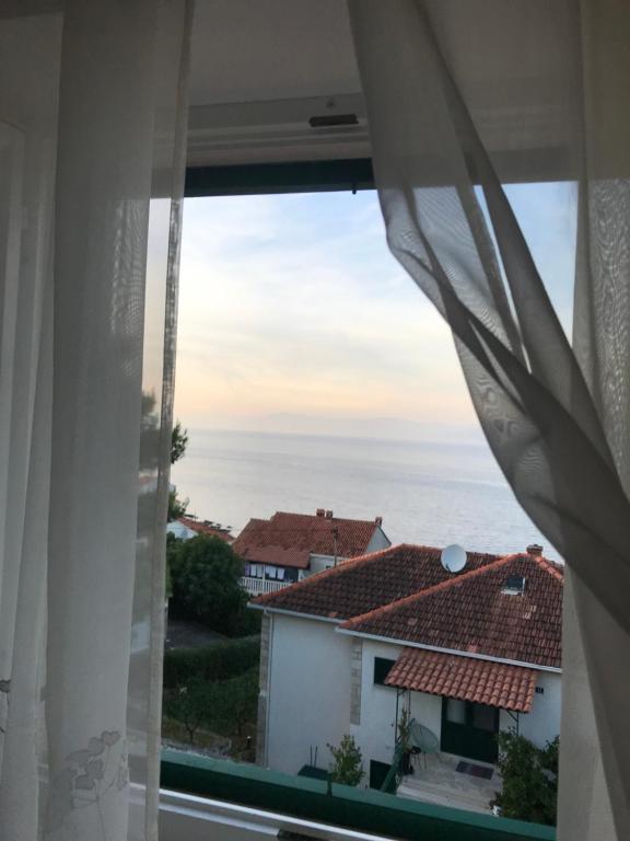 Sea view apartment, Postira