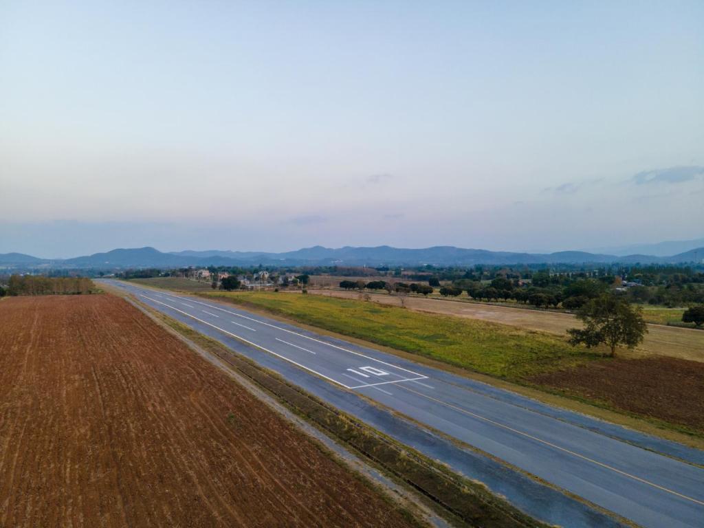 สภาพแวดล้อมโดยรอบ