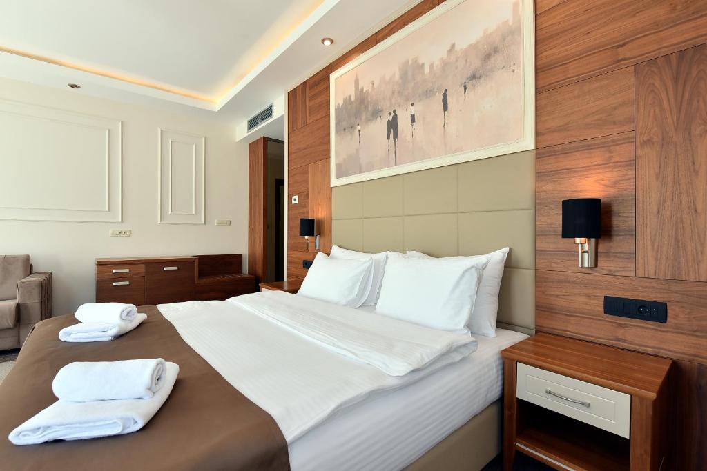 Hotel Lazaro - 3