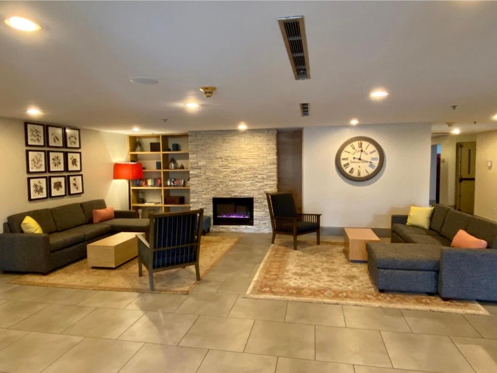 Country Inn & Suites by Radisson, Jackson, TN photo