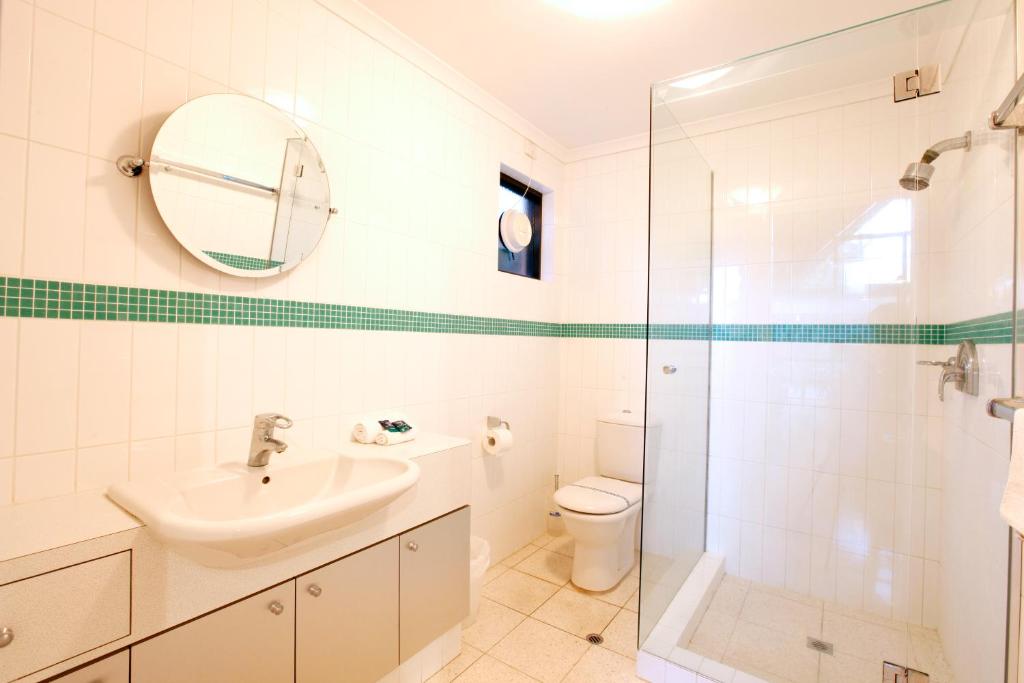 Whalers Cove Villas photo