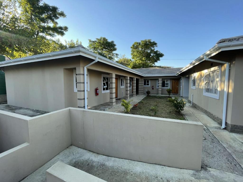 Hinterland Lodge — Hotel in Ulundi