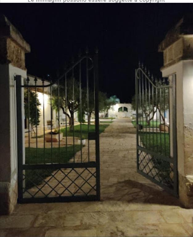 Room in BB - Spacious quadruple room in ancient Masseria near the sea in a quiet olive trees