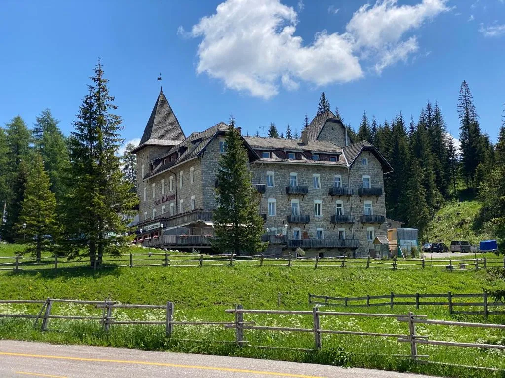 Hotel Castel Latemar, hotel a Carezza al Lago