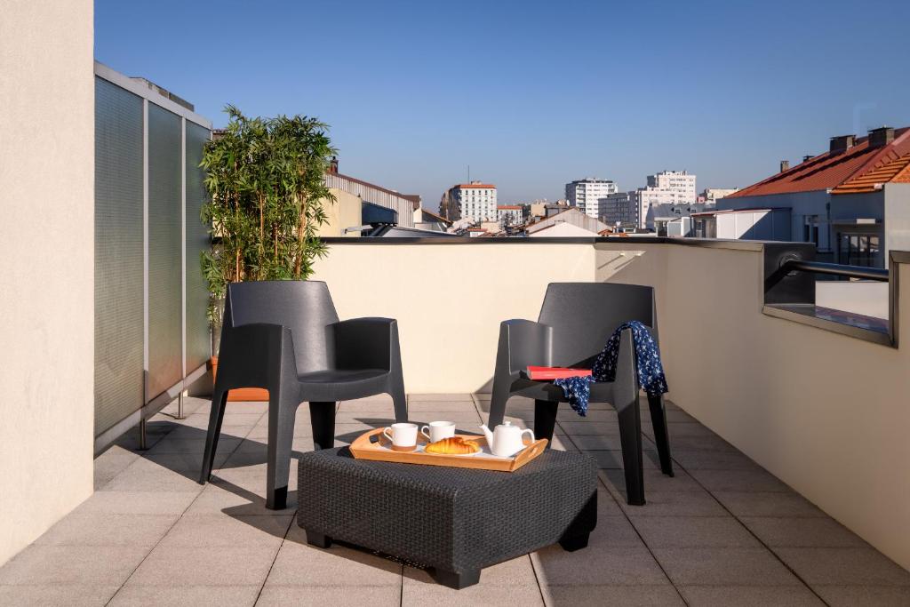 トリップ バイ ウィンダム ポルト セントロ ホテル (TRYP by Wyndham Porto Centro Hotel) バルコニー/テラス