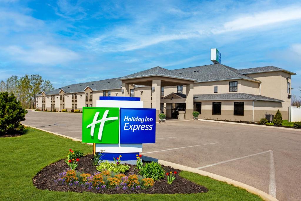 Holiday Inn Express London-I-70 photo