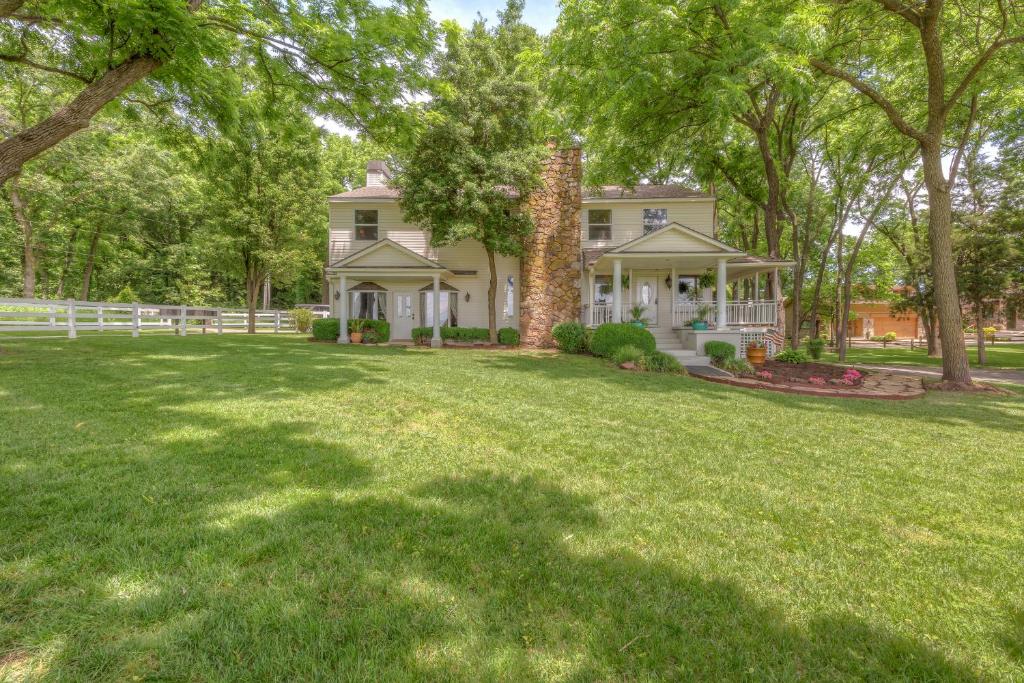 The Funky Monkey Inn, Afton