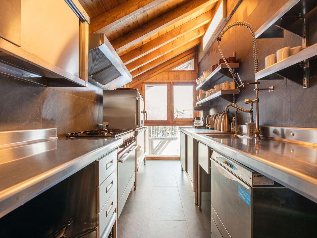 Alpine Chalet with Spa and pets - 5