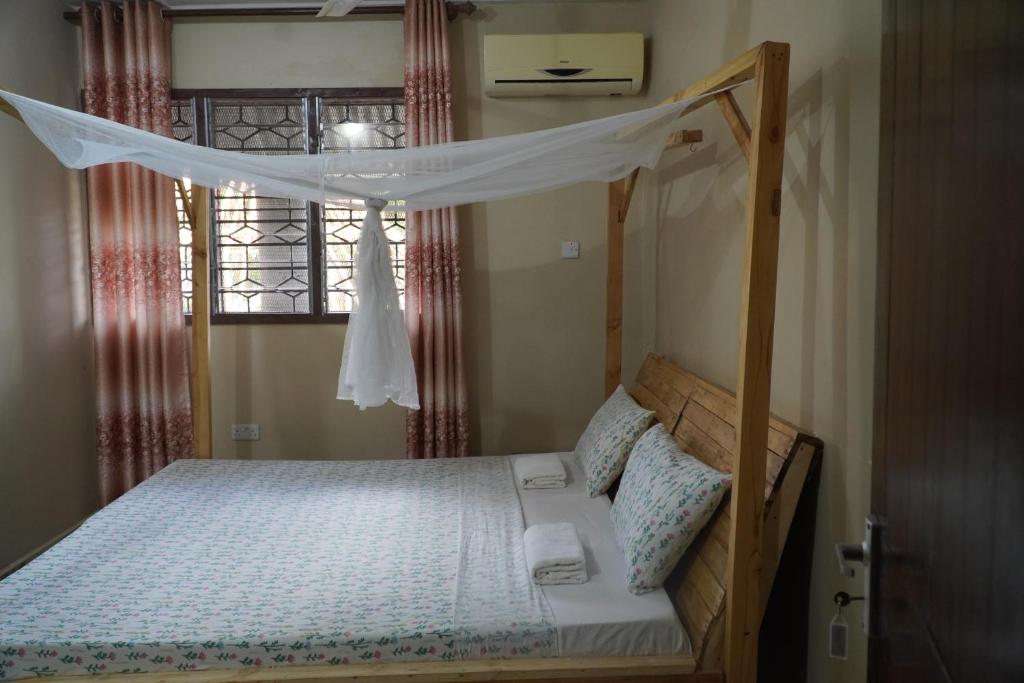 L&J Modern Backpackers Kinondoni photo