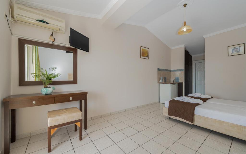 Hotel Cronulla — Hotel rooms in Kalamaki (Zakynthos), Ionian Islands