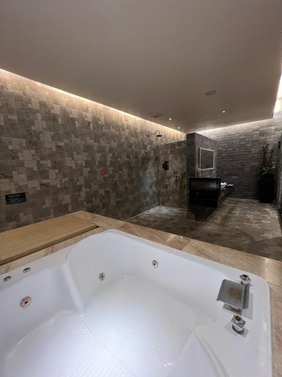 موتيل هير هوم سبا دوليو (Her Home Spa Motel Douliu)