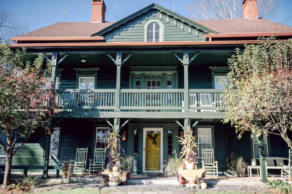 Fox & Bear Lodge，位于Glenwood的酒店