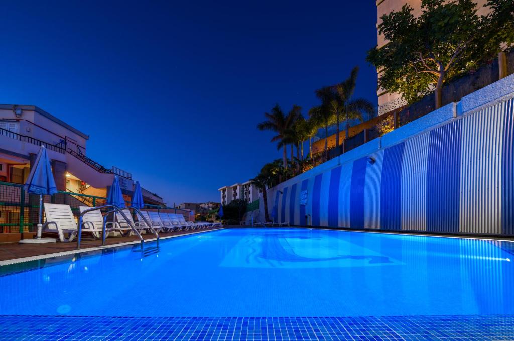 Apartamentos las Góndolas — Swimming pool in Playa del Ingles, Canary Islands