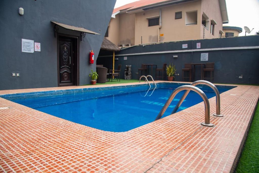 H53 SUITES photo
