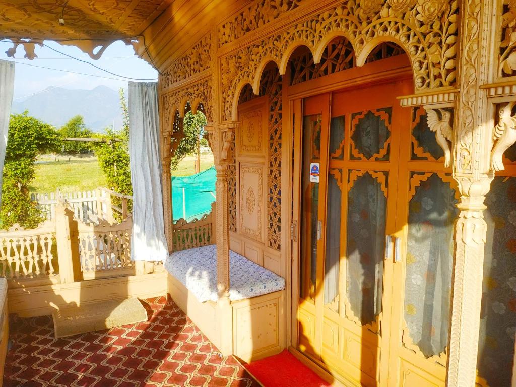 Houseboat New Jeddah — Hotel in Srinagar
