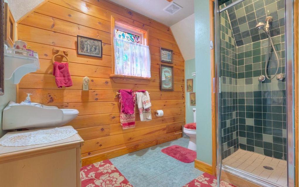 Cabin On The Lake photo