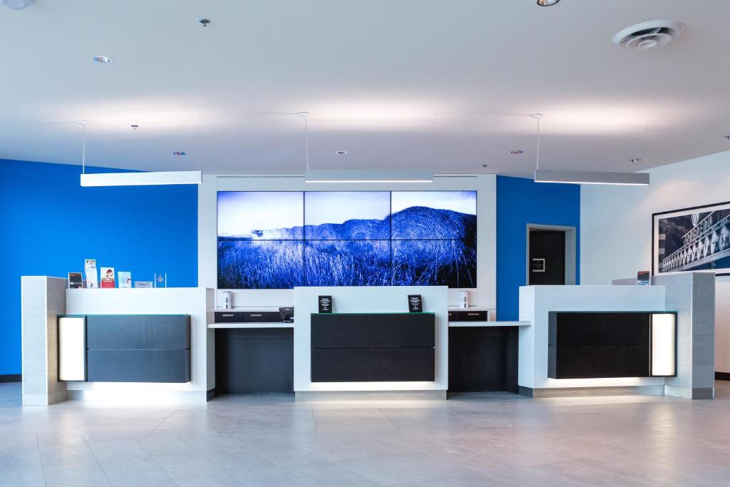 The Grand Winnipeg Airport Hotel by Lakeview photo