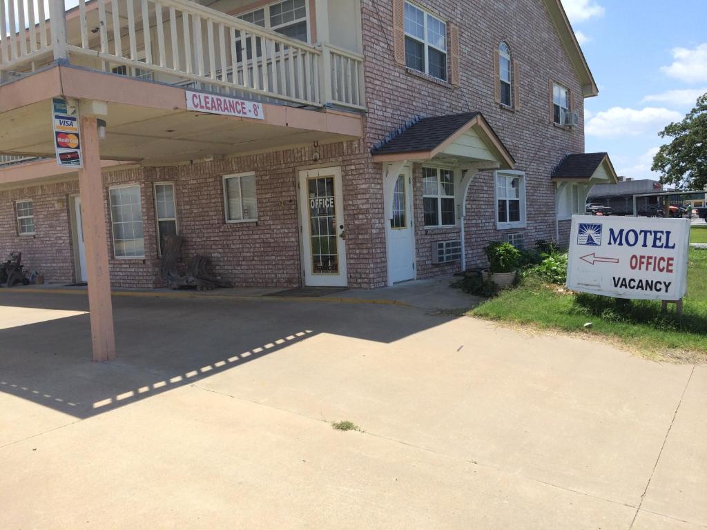 Lake Shore Motel photo