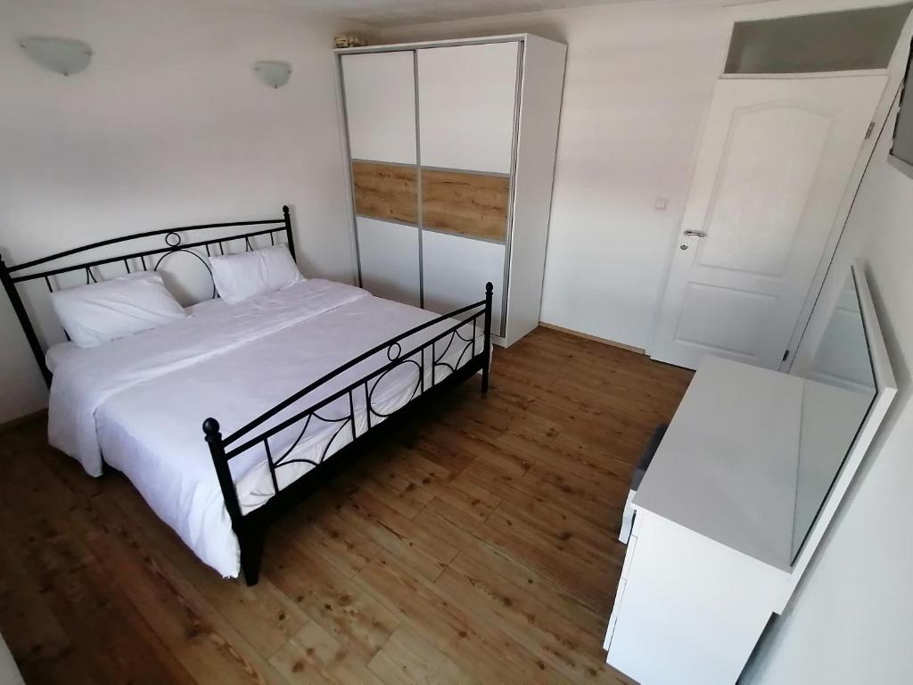 Rooms Delux Sarajevo - 4