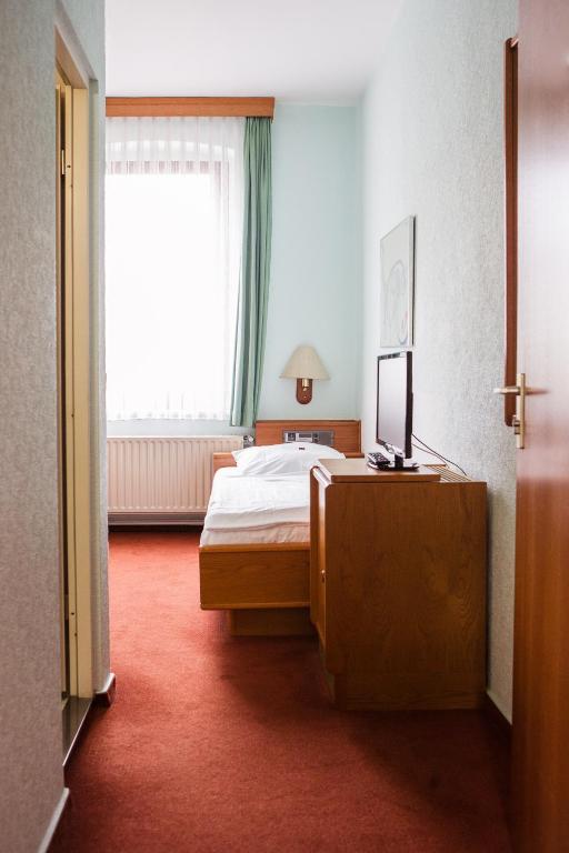 Hotel am Bahnhof photo