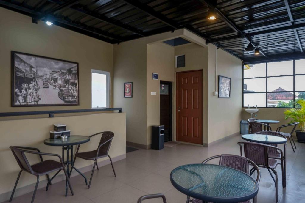 サンズ ホテル エンプレス シンパン リマ (SANS Hotel Empress Simpang Lima) ラウンジ