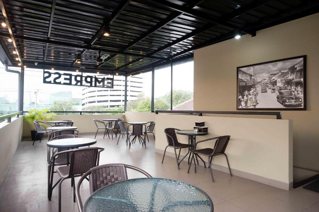 サンズ ホテル エンプレス シンパン リマ (SANS Hotel Empress Simpang Lima) ラウンジ