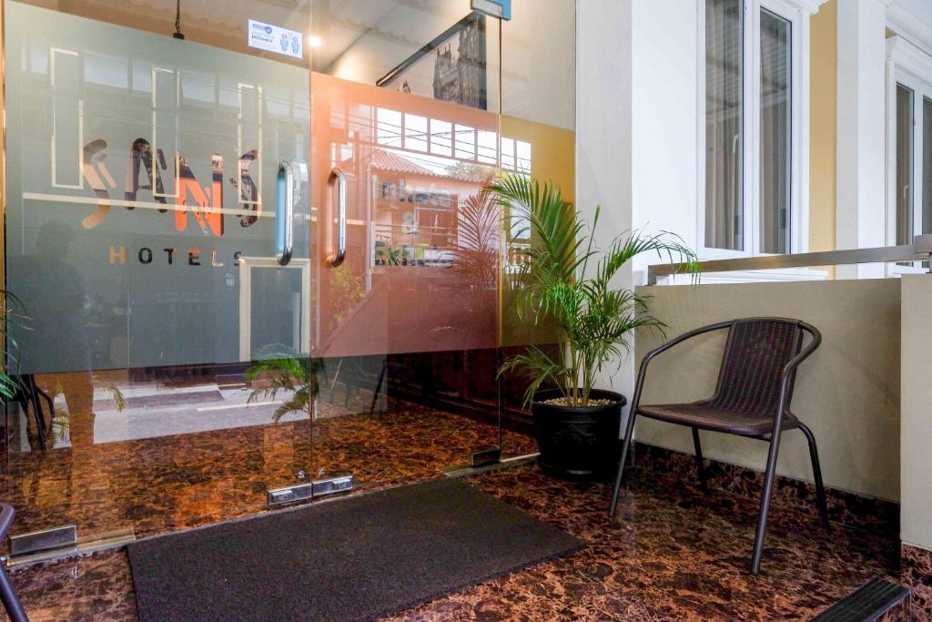 フロント・ロビー