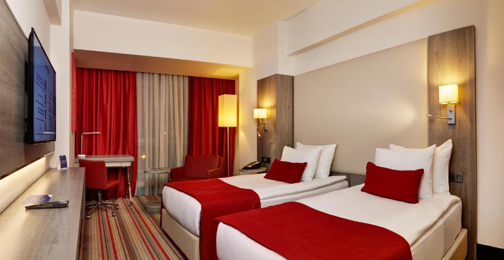 Ramada Plaza by Wyndham Izmir photo