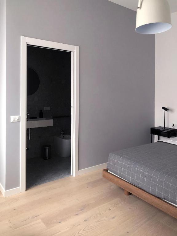 whiterooms photo