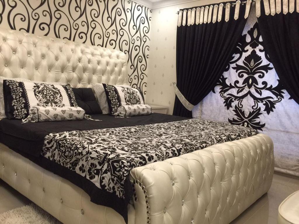 The Red one bedroom apartment in Bahria Town — Hotel in Rawalpindi