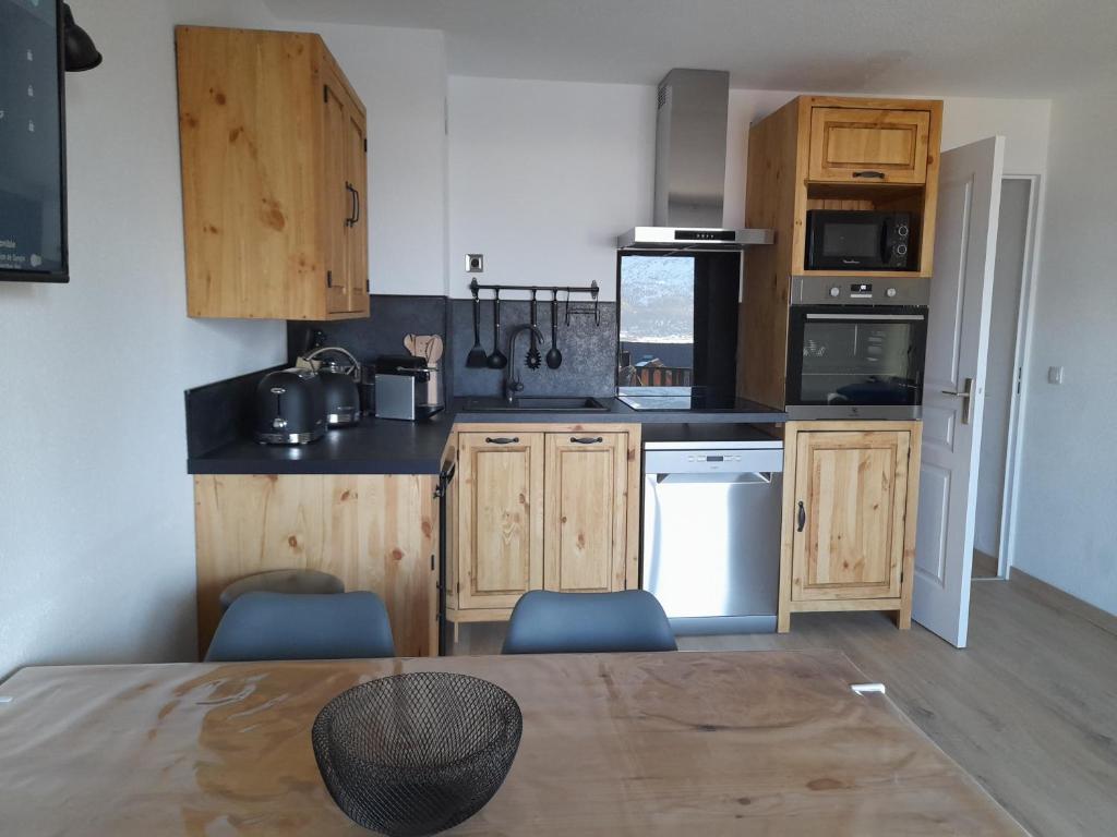 Appartement 4 à 6 personnes - Station La Joue du Loup - Chalet d'Aurouze, 150m des remontées - 1