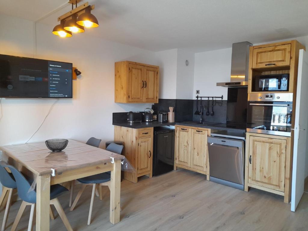 Appartement 4 à 6 personnes - Station La Joue du Loup - Chalet d'Aurouze, 150m des remontées - 3